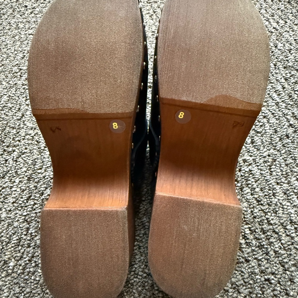 Seychelles Black Leather Slip-On Clogs - Picture 5 of 7